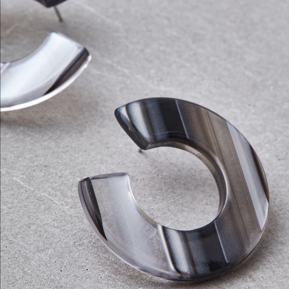 Flat Hoop Earring - Picture 3 of 4